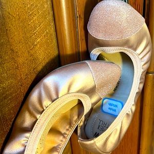 Wide-width, memory foam ballet flats with sparkle toe accent.